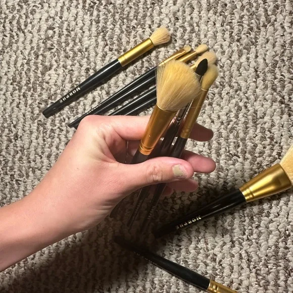 Set of 10 makeup brushes - Picture 2 of 6